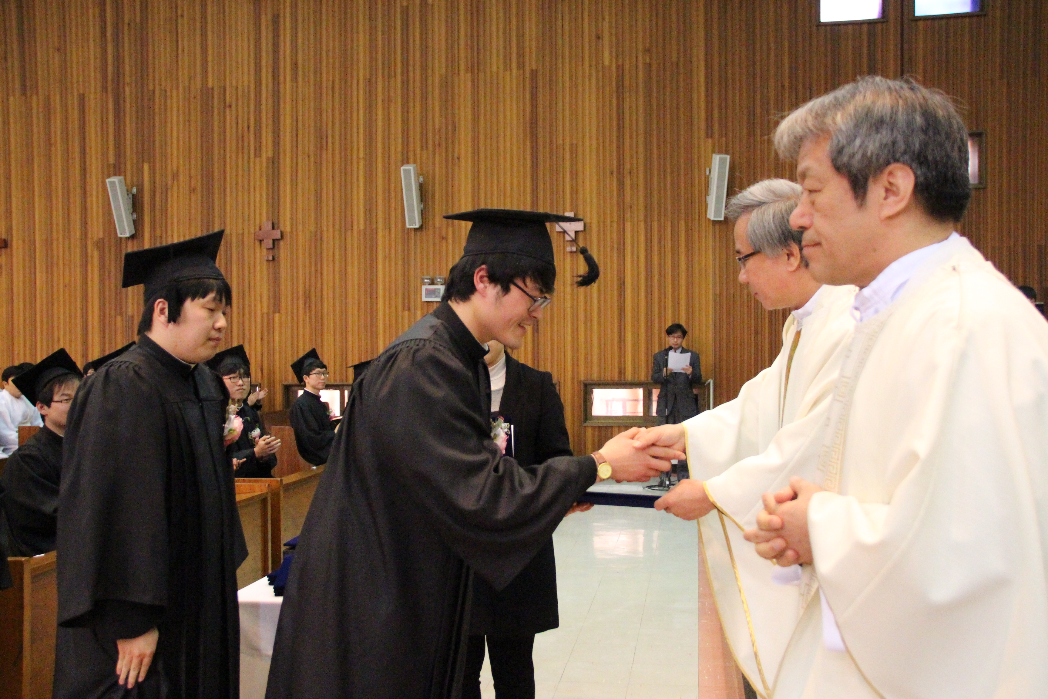 신학대학 졸업식 및 대학원 학위 수여식(2013.2.25)의 관련된 이미지 입니다.